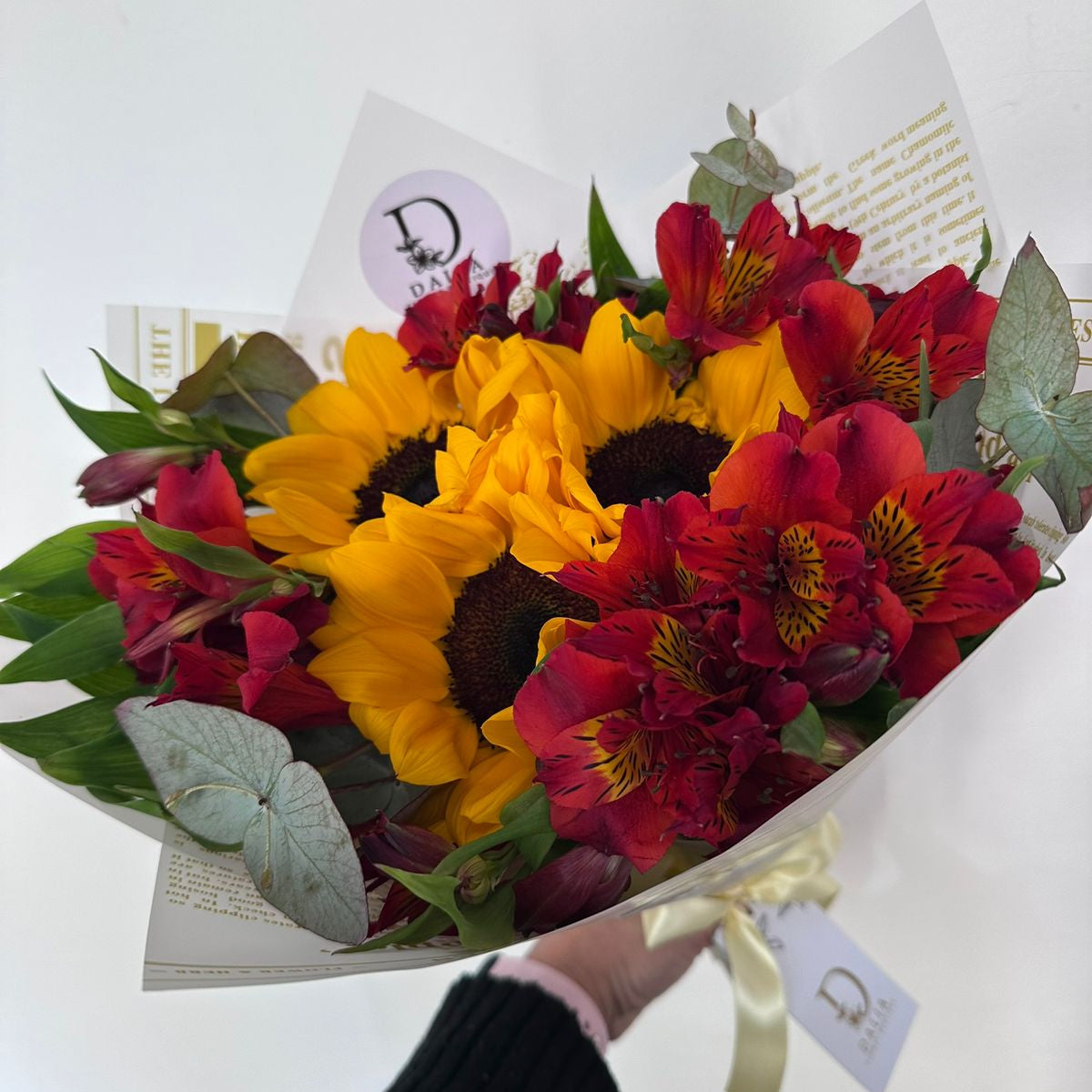 Bouquet de astromelias y girasoles